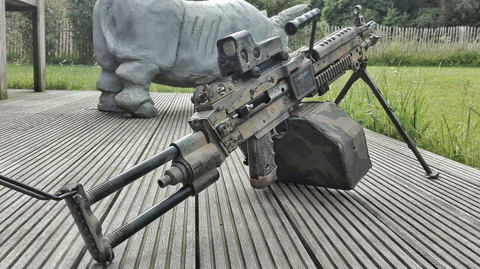 Mitrailleuse lourde FN M249 custom paintball